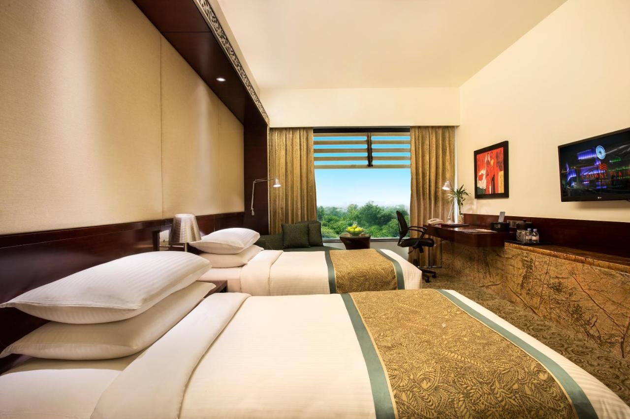 Crowne Plaza Ahmedabad City Centre By Ihg Bagian luar foto
