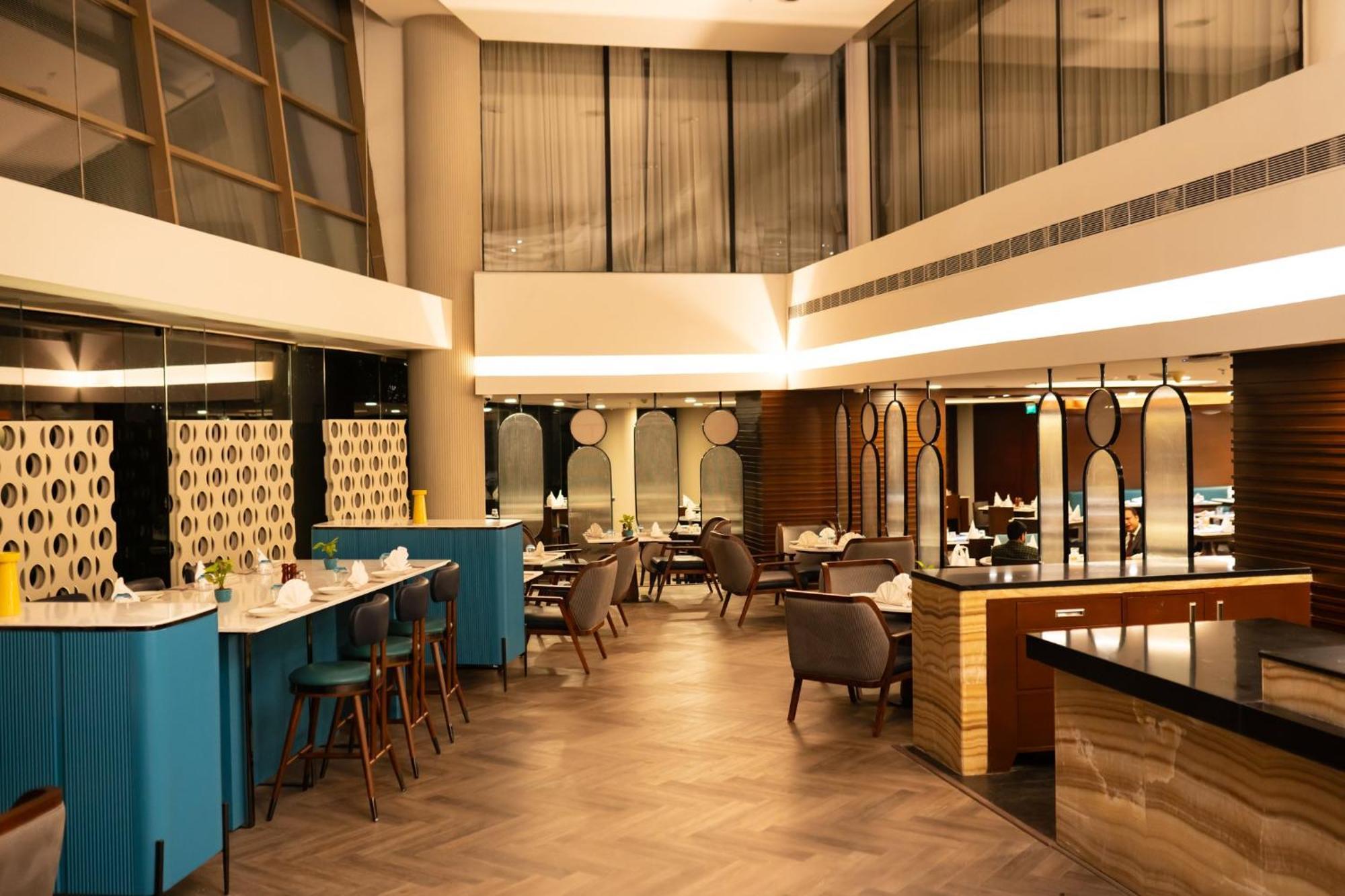 Crowne Plaza Ahmedabad City Centre By Ihg Bagian luar foto