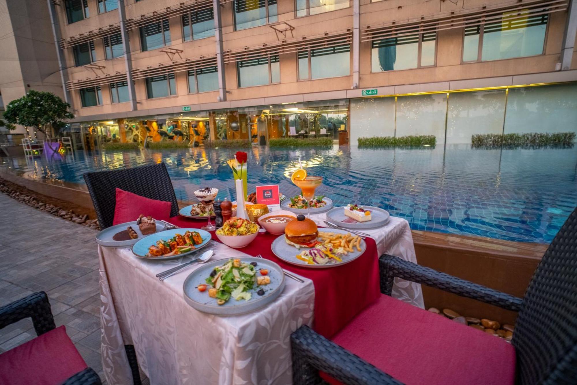 Crowne Plaza Ahmedabad City Centre By Ihg Bagian luar foto
